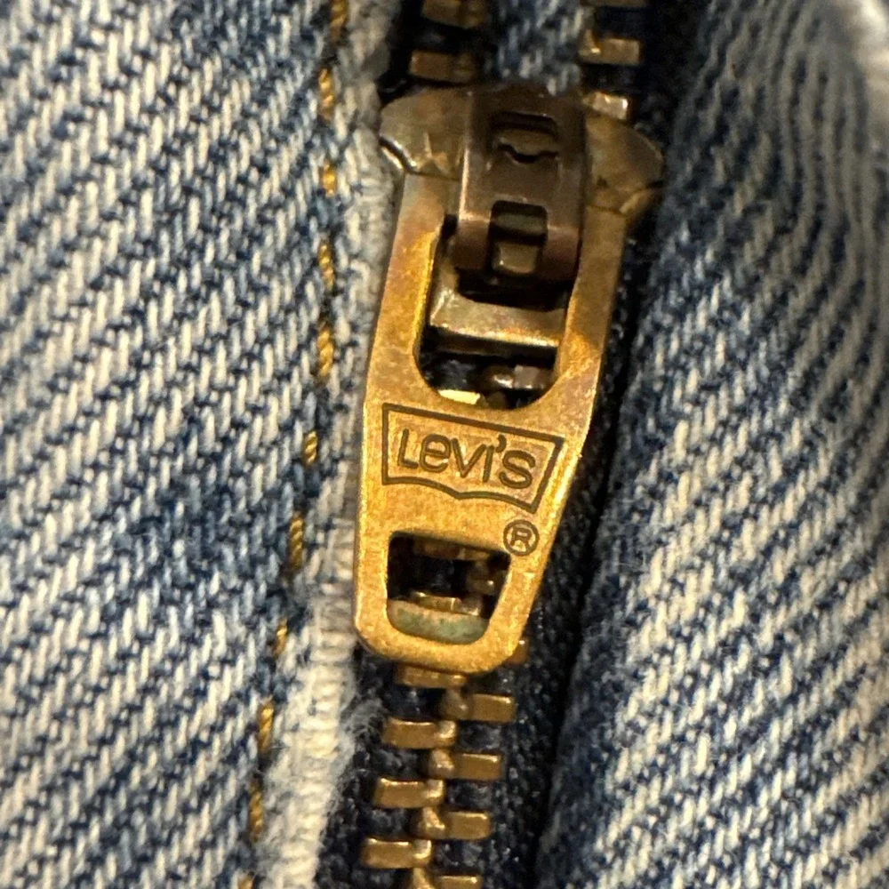 Levi's 505 Men's Light Wash Blue Denim Jeans Light Distressing Size‎ 36x32 #771
